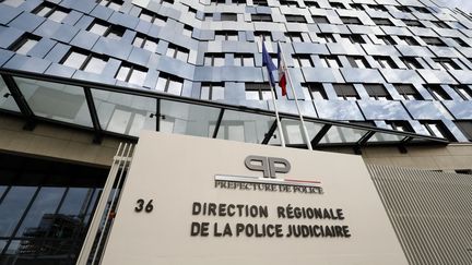 La façade du siège de la police judiciaire à Paris, le 29 octobre 2017. (FRANCOIS GUILLOT / AFP)