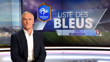 Didier Deschamps sur le plateau de TF1, le 12 mai 2016, à Boulogne-Billancourt (Hauts-de-Seine). (FRANCK FIFE / AFP)