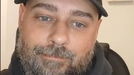 Jony, 41 ans, ancien SDF à Madrid (Espagne) sur son compte TikTok. (CAPTURE D'ÉCRAN)