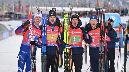 Biathlon : sur le fil, les Français battent encore les Norvégiens en relais