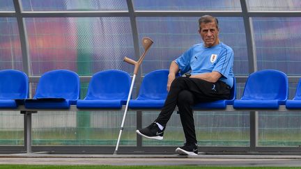 Le sélecteur uruguayen Óscar Tabárez n'est pas à l'origine de la lettre qui réclame plus de moyens en faveur de l'éducation dans son pays. (MARTIN BERNETTI / AFP)