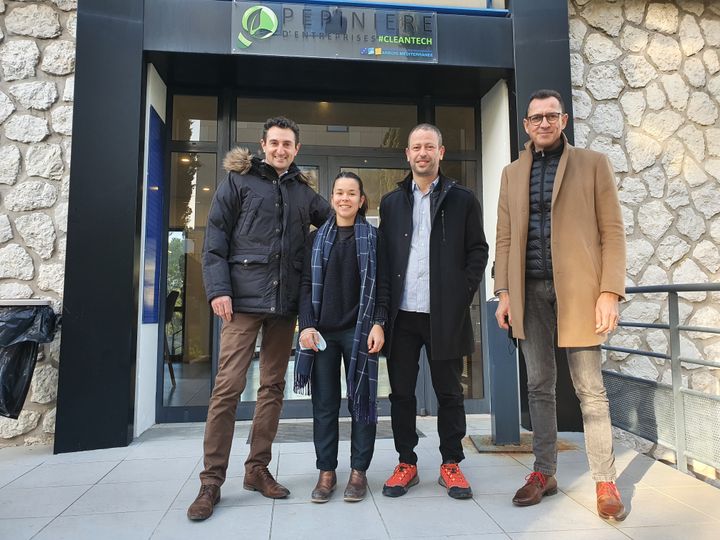 Frédéric Guilleux, responsable du technopôle d'Aix-en-Provence, Elsa Macario, co-fondatrice d'Agrove, Saadi Brahmi, gérant de Solable&nbsp;et Thierry de Boisvilliers, co-fondateur de Maca Flight, à Aix-en-Provence.&nbsp; &nbsp; (BORIS HALLIER / FRANCE-INFO)