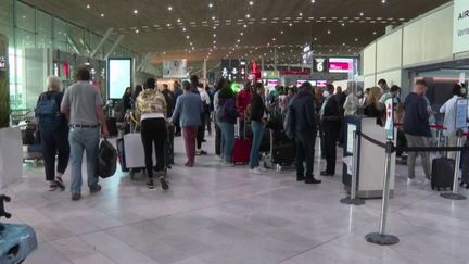 Grève des transports : 10 % des vols annulés vendredi 1er juillet à l'aéroport Roissy-Charles-de-Gaulle (France 3)