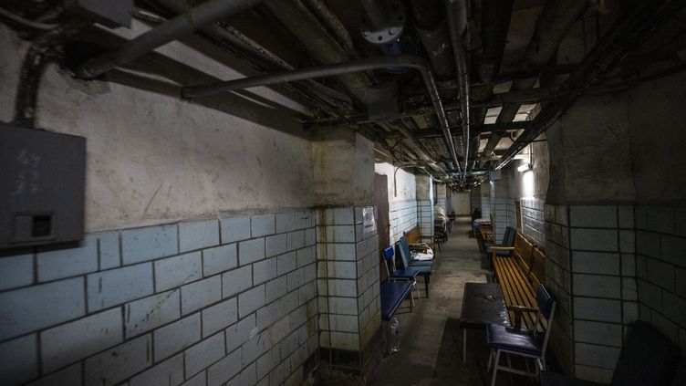 Le sous-sol d'un hôpital de Kiev où des enfants ont été déplacés pour les protéger d'une invasion russe, le 28 février 2022. Photo d'illustration.  (AYTAC UNAL / AGENZIA ANADOLU / AFP)