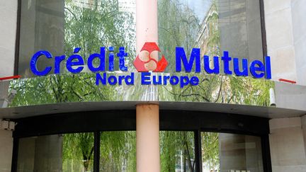 &nbsp; (Le Crédit Mutuel Nord-Europe refuse de rembourser des clients victimes de fraudes à la carte bancaire © Maxppp)