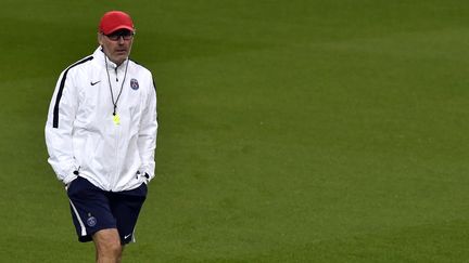 Laurent Blanc "discute" avec les dirigeants du club pour continuer l'aventure au PSG  (GERARD JULIEN / AFP)