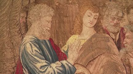 La chapelle Sixtine, au Vatican, accueille une exposition exceptionnelle, qui s'achèvera dimanche 23 février. Dix tapisseries réalisées par le grand peintre Raphaël sont exposées pour la première fois depuis près d'une quarantaine d'années. (FRANCE 3)