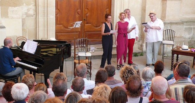 Philippe Meyer, Pascal Sangla, Elsa Lepoivre, Florence Viala, Serge Bagdassarian
 (France 3)