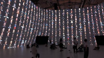 Dans le cadre du projet Jam Capsule à la Villette, Legacy de Yann Arthus-Bertrand interpelle sur l'ugence climatique.&nbsp; (FRANCEINFO CULTURE / Marine Langlois)