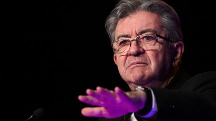 Jean-Luc Mélenchon à Redon (Ille-et-Vilaine), le 9 décembre 2024. (SEBASTIEN SALOM-GOMIS / AFP)