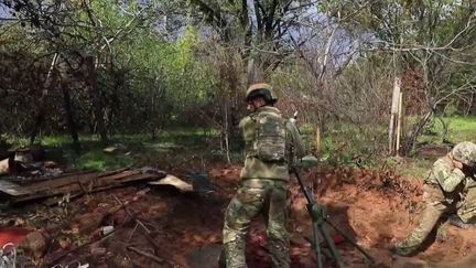 Guerre en Ukraine : l'avancée des soldats ukrainiens dans les régions de Kherson et de Lougansk V2