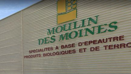 Un incendie a détruit&nbsp;10&nbsp;000&nbsp;mètres carrés de l'usine de céréales Moulins des Moines de Krautwiller dans le Bas-Rhin, le 6 août 2022. (GOOGLE MAPS)