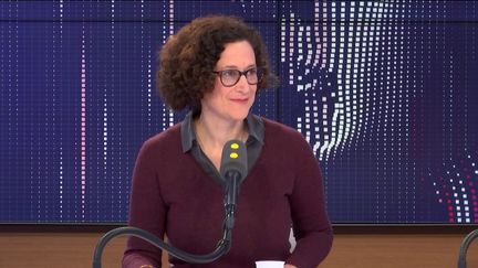 Emmanuelle Wargon, secrétaire d'Etat à la Transition écologique, sur le plateau de franceinfo le 8 décembre 2019. (FRANCEINFO)