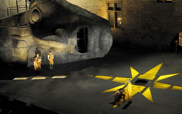 "Thyeste" de Thomas Jolly à la Cour d'honneur du Palais des Papes.
 (Vincent Damourette / Culturebox)