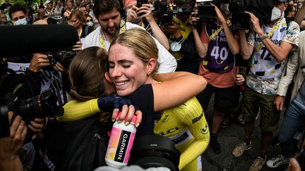 Demi Vollering lors de la dernière étape du Tour de France femmes, à Pau, le 30 juillet 2023. (JEFF PACHOUD / AFP)