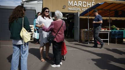 Raquel Garrido en campagne à Drancy (Seine-Saint-Denis), le 28 juin 2024. (YOAN VALAT / MAXPPP)