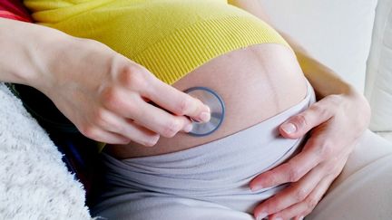 La gestation pour autrui peut rester interdite en France, mais les enfants n&eacute;s de m&egrave;res porteuses &agrave; l'&eacute;tranger devront &ecirc;tre reconnus officiellement. (B. BOISSONNET / BSIP / AFP)