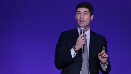 Le député Les Républicains Aurélien Pradié, le 26 novembre 2022 à Paris. (GEOFFROY VAN DER HASSELT / AFP)