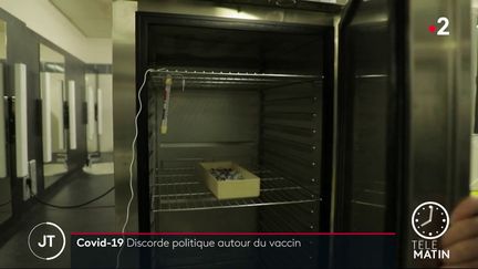 La campagne de vaccination contre le Covid-19 est ouverte aux plus de 75 ans depuis lundi 18 janvier. Mais la gestion des stocks interroge et oblige certains centres à reporter des rendez-vous.
 (FRANCE 2)