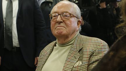 Jean-Marie Le Pen au si&egrave;ge du Front national, &agrave; Nanterre (Hauts-de-Seine), le 22 mars 2015.&nbsp; (GONZALO FUENTES / REUTERS)