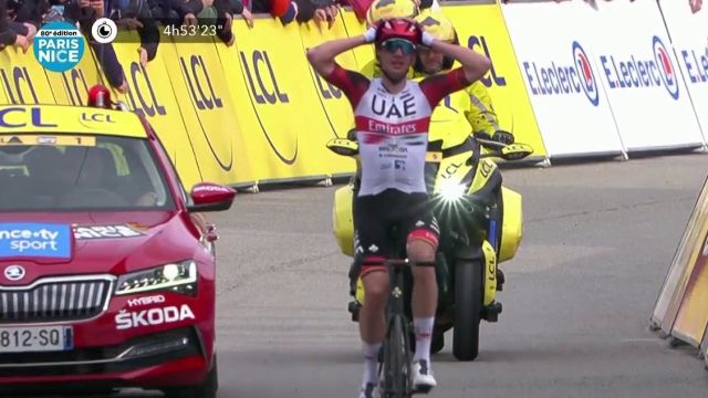 Présent dans l'échappée du jour, Brandon McNulty (UAE Team Emirates) remporte une magnifique victoire d'étape à Saint-Sauveur-de-Montagut ! Parti tout seul à 39 kilomètres de l'arrivée, l'Américain a résisté à ses poursuivants pour passer la ligne en premier.