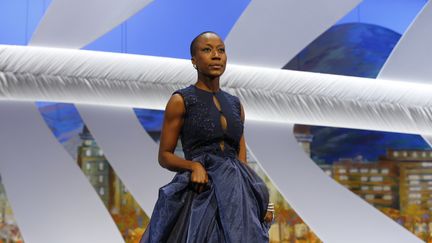 La chanteuse malienne Rokia Traoré, le 24 mai 2015, lors de la clôture du Festival de Cannes.&nbsp; (VALERY HACHE / AFP)