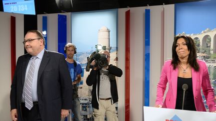 Patrick Mennucci et Samia Ghali &agrave; Marseille (Bouches-du-Rh&ocirc;ne), le 17 octobre 2013. (ANNE-CHRISTINE POUJOULAT / AFP)