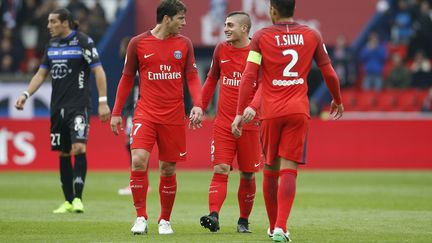 Trois joueurs du PSG, trois symboles d'un changement d'ère: Maxwell, à la retraite des terrains, devrait intégrer la direction sportive du PSG, Verratti serait intéressé par un transfert, Thiago Silva a été très critiqué notamment après l'élimination contre Barcelone. Quel visage aura le PSG 2017-2018 ? (LEON TANGUY / MAXPPP)