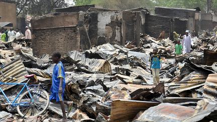 Un march&eacute; de la ville nig&eacute;riane de Gamboru, apr&egrave;s une attaque men&eacute;e par Boko Haram, le 11 mai 2014.&nbsp; ( AFP )