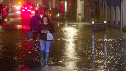 La ville de Neuville-sous-Montreuil, dans le Pas-de-Calais, sous l'eau, le 8 novembre 2023. (JOHAN BEN AZZOUZ / MAXPPP)