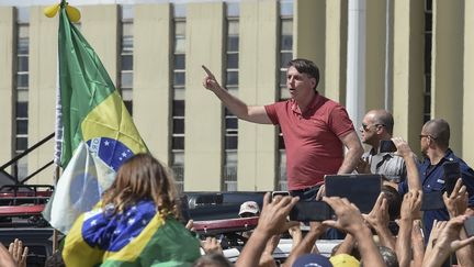 Coronavirus : Jair Bolsonaro ne veut pas voir le virus en face