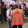 Des cheminots de la SNCF manifestent dans les rues de Paris, le 1er octobre 2024. (FIORA GARENZI / HANS LUCAS / AFP)