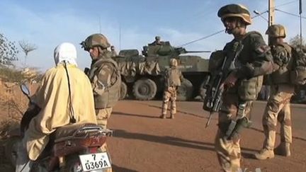 Soldats français à Gao (Nord-Mali) en avril 2013.  (VOA/Wikimedia)