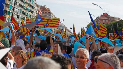 &nbsp; (Manifestation des partisans de l'indépendance de la Catalogne mi-septembre à Barcelone © Maxppp)
