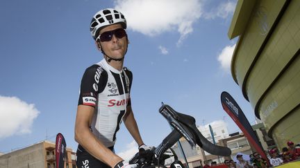 Warren Barguil, meilleur grimpeur du dernier Tour de France, a été exclu samedi par son équipe Sunweb du Tour d'Espagne, alors qu'il était 13e au classement général. (JAIME REINA / AFP)