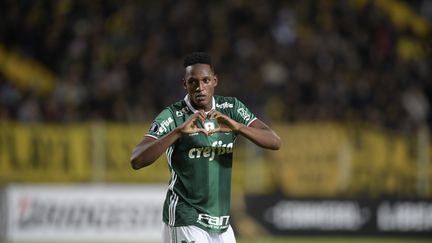 Le défenseur colombien Yerry Mina sous le maillot de Palmeiras (MIGUEL ROJO / AFP)