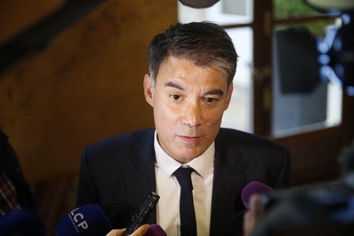 Olivier Faure, président du groupe Nouvelle gauche, s'adresse aux journalistes à l'Assemblée nationale, le 28 juin 2017. (GEOFFROY VAN DER HASSELT / AFP)