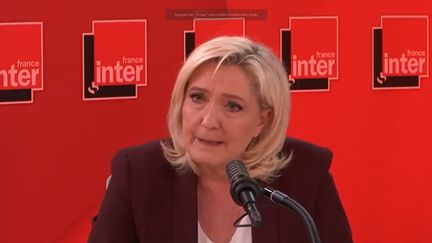 Marine Le Pen, candidate RN à la présidentielle, invitée de France Inter, mardi 12 avril 2022. (CAPTURE D'ÉCRAN / FRANCE INTER)