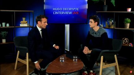 Emmanuel Macron lors de sa participation à la chaîne YouTube "HugoDécrypte", vendredi 24 mai 2019. (HO / CHAINE YOUTUBE HUGODECRYPTE / AFP)