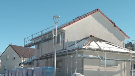 Une maison en reconstruction à Chenalotte, dans le Doubs. (France 3)