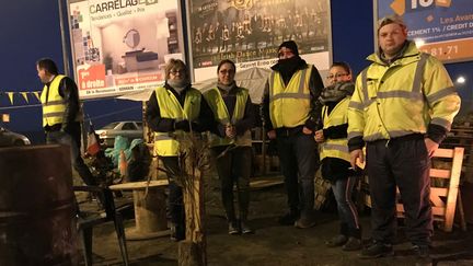 Des "gilets jaunes" à Somain dans le Nord le 11 décembre 2018. (MARTIN BARTOLETTI / RADIO FRANCE)