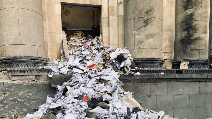 Une ville en ruines, Kharkiv, la deuxième ville d'Ukraine, à quelques kilomètres de la frontière russe. Cette ville est bombardée par les Russes depuis le tout premier jour de l'offensive. (FRANCK MATHEVON / RADIO FRANCE)