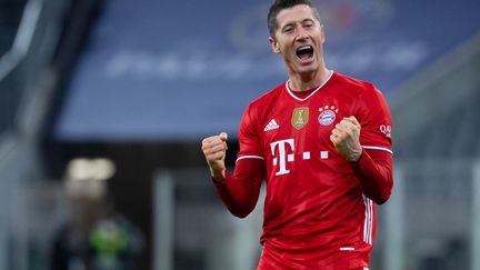 Robert Lewandowski s'est encore offert un triplé en Bundesliga. (SVEN HOPPE / DPA)