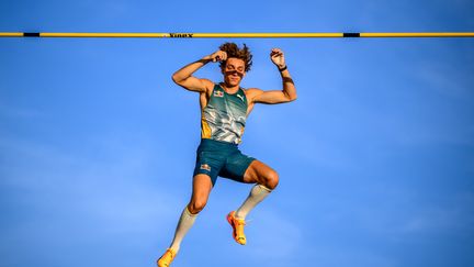 Armand Duplantis during the Diamond League meeting in Lausanne, Switzerland, on August 21, 2024. (FABRICE COFFRINI / AFP)