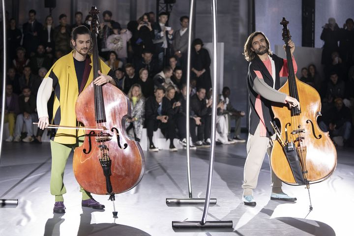 Défilé Homme Plissé Issey Miyake automne-hiver 2020-21 à la Paris Fashion Week, le 16 janvier 2020 (FRANCOIS DURAND / GETTY IMAGES EUROPE)