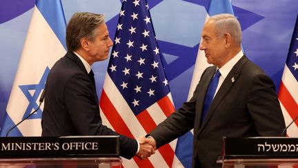 Le secrétaire d'Etat américain, Antony Blinken, et le Premier ministre israélien, Benyamin Nétanyahou, lors d'une conférence de presse à Jérusalem, le 30 janvier 2023. (RONALDO SCHEMIDT / AFP)