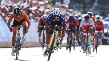 L'Italienne Elisa Balsamo&nbsp;a remporté la course en ligne des championnats du monde, le 25 septembre 2021. (KENZO TRIBOUILLARD / AFP)