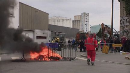 Pêcheurs, routiers ou encore agriculteurs, affirment travailler à perte et mettent la pression sur le gouvernement en manifestant, en particulier en Bretagne. (FRANCEINFO)