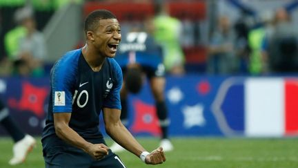 Le bonheur de Kylian Mbappé, après le sacre de champion du monde de l'équipe de France de football dimanche 15 juillet (Odd Andersen / AFP)