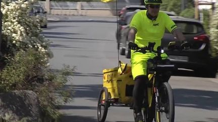 Allemagne : à Darmstad, un garagiste dépanne en vélo électrique